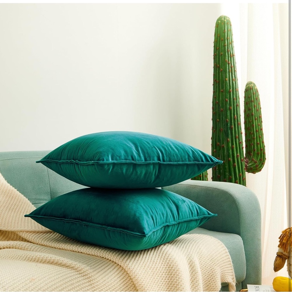 NIB Teal Velvet Set-2 Throw‎ Pillow Covers, 20”x20” - Picture 7 of 7